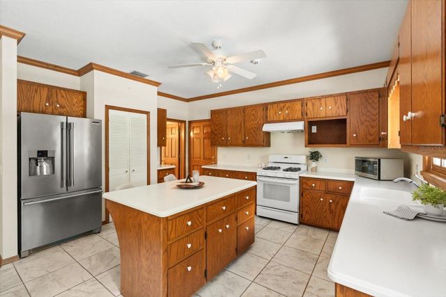 216 WOODS TRAIL, Sanford, FL 32771
