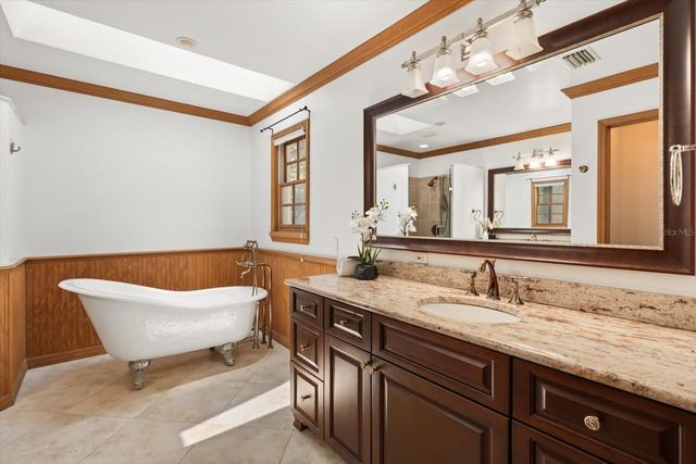 216 WOODS TRAIL, Sanford, FL 32771