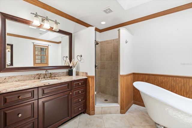 216 WOODS TRAIL, Sanford, FL 32771