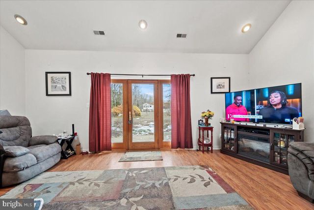 61 HAWKIN ROAD, Medford, NJ 08055