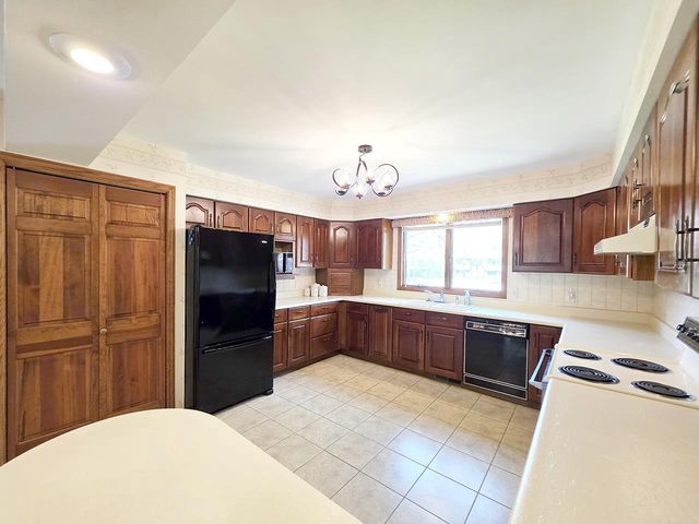 2322 E Sylvan Lane, Milton, WI 53563
