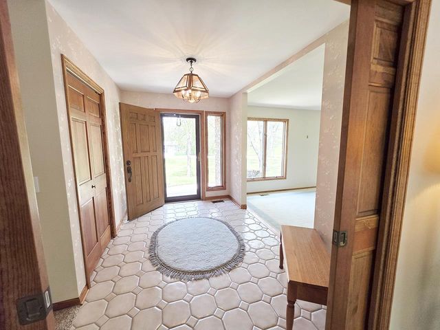 2322 E Sylvan Lane, Milton, WI 53563