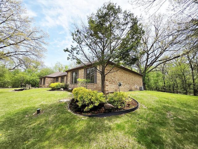 2322 E Sylvan Lane, Milton, WI 53563