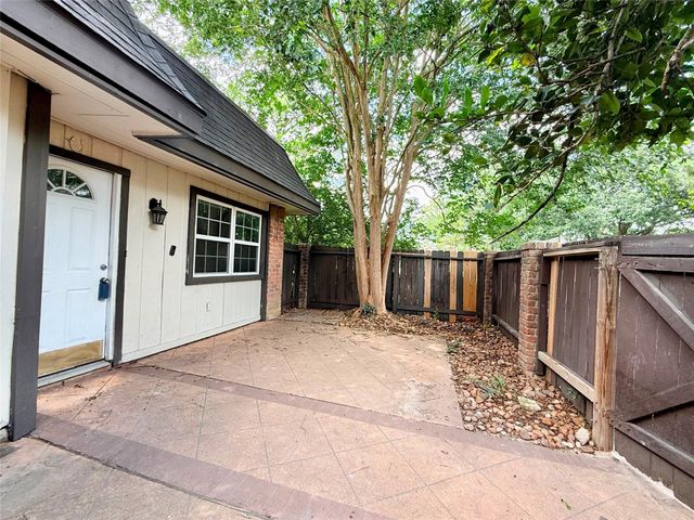 12027 Greenwood Forest Drive 29D, Houston, TX 77066