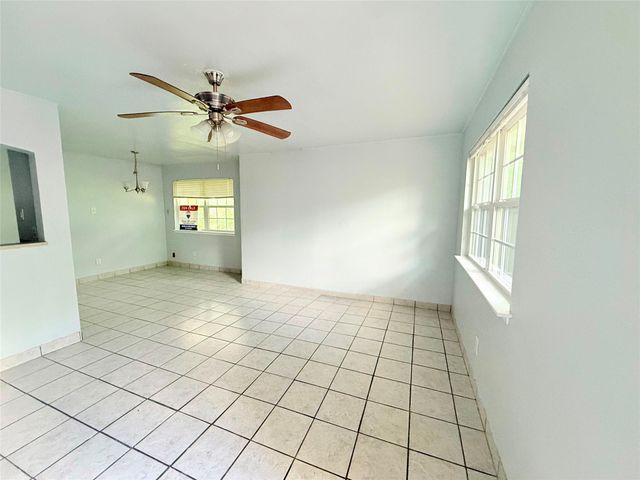 12027 Greenwood Forest Drive 29D, Houston, TX 77066