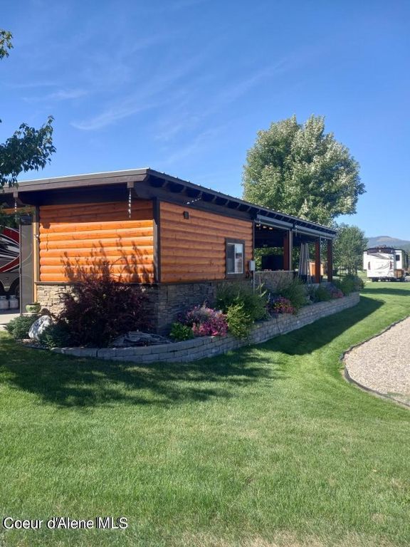 32 Bogie Lane, Blanchard, ID 83804