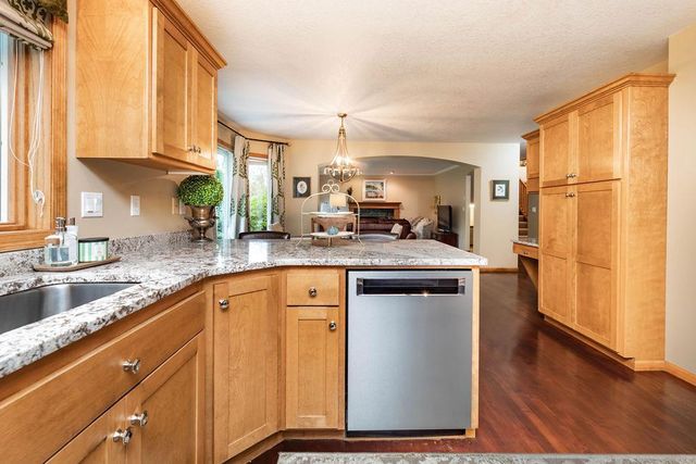 4903 Rose Creek Parkway S, Fargo, ND 58104