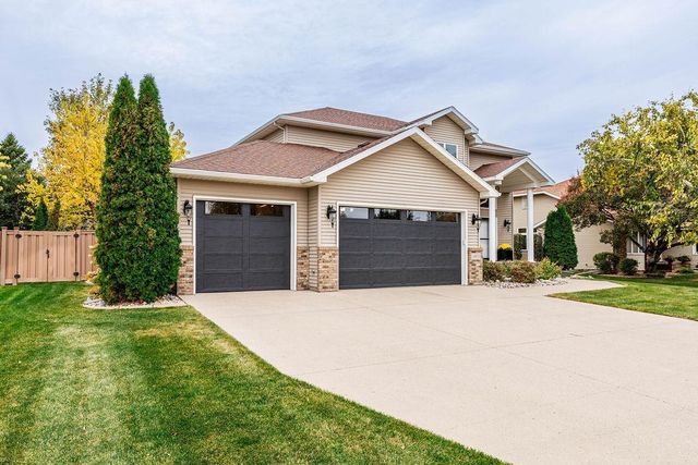 4903 Rose Creek Parkway S, Fargo, ND 58104