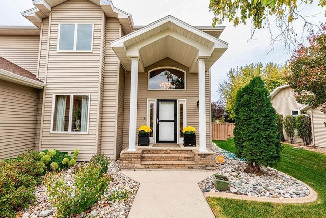 4903 Rose Creek Parkway S, Fargo, ND 58104