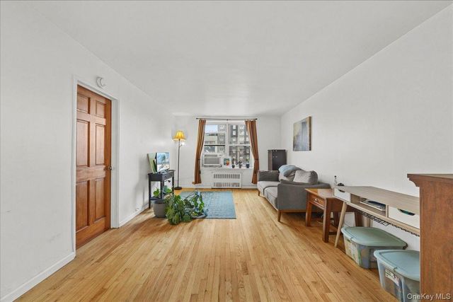 3176 Decatur Avenue 3A, Bronx, NY 10467