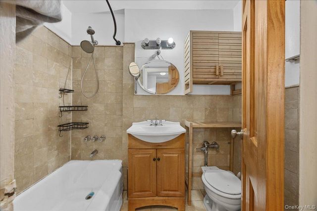 3176 Decatur Avenue 3A, Bronx, NY 10467
