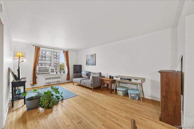 3176 Decatur Avenue 3A, Bronx, NY 10467