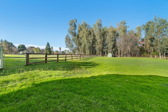 21798 Papoose Drive, Palo Cedro, CA 96073