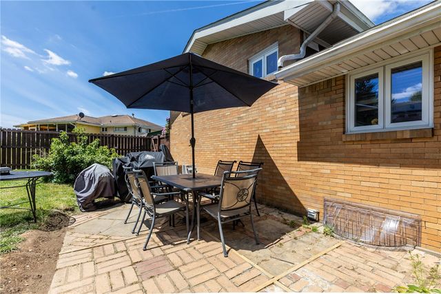 103 Manchester Dr, Hempfield Twp, PA 15642