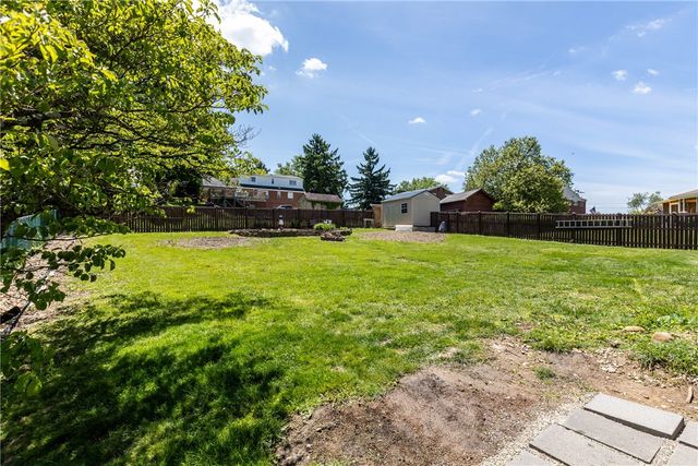 103 Manchester Dr, Hempfield Twp, PA 15642