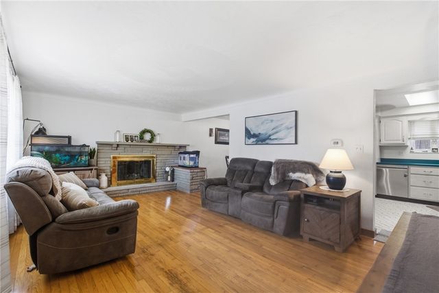 103 Manchester Dr, Hempfield Twp, PA 15642