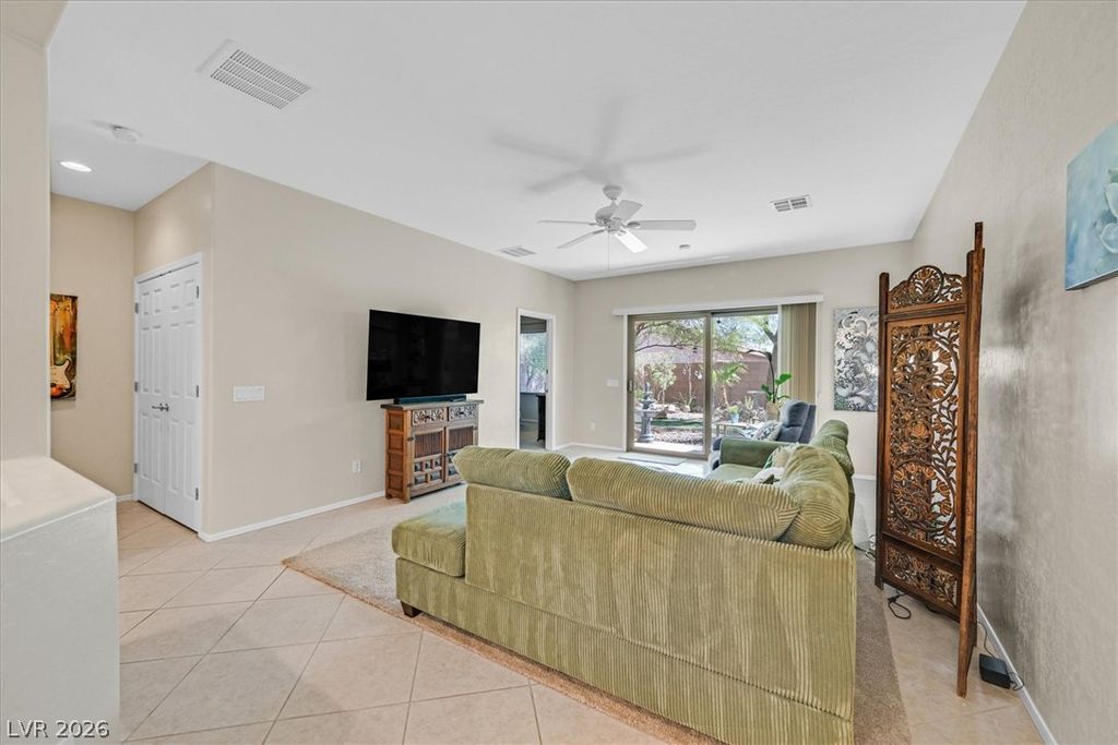 6097 FALCONER Avenue, Las Vegas, NV 89122 — photo 4