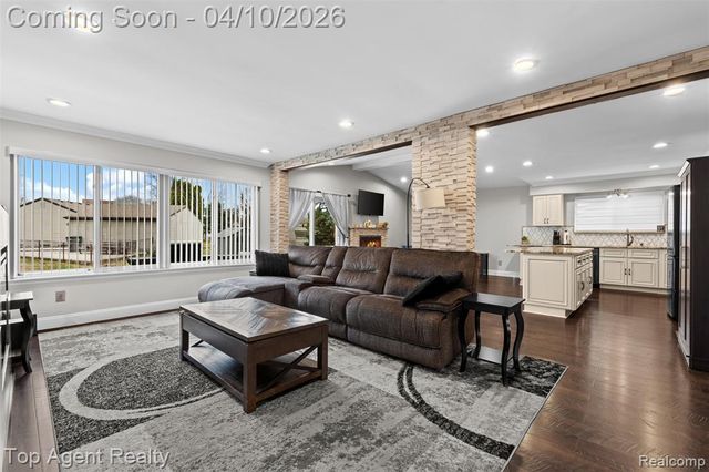 16115 Bayham Court, Clinton Township, MI 48038