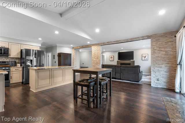 16115 Bayham Court, Clinton Township, MI 48038