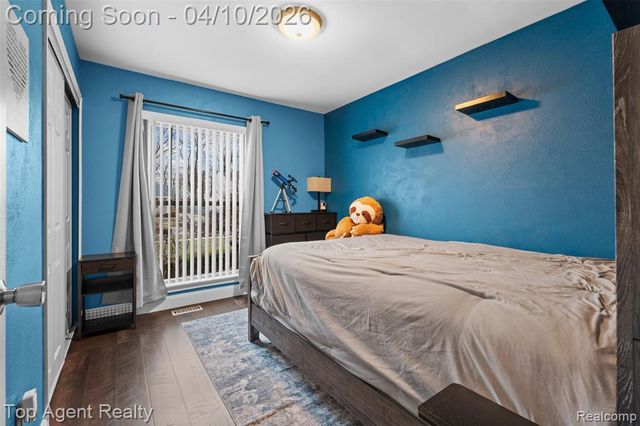 16115 Bayham Court, Clinton Township, MI 48038