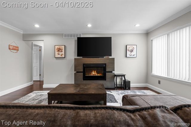 16115 Bayham Court, Clinton Township, MI 48038