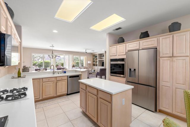 36492 Crown Street, Palm Desert, CA 92211