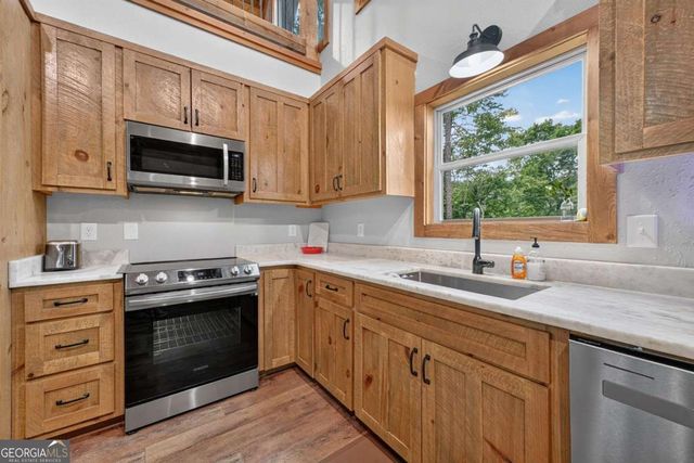 232 Ridge Oaks Way, Ellijay, GA 30540