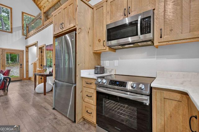 232 Ridge Oaks Way, Ellijay, GA 30540