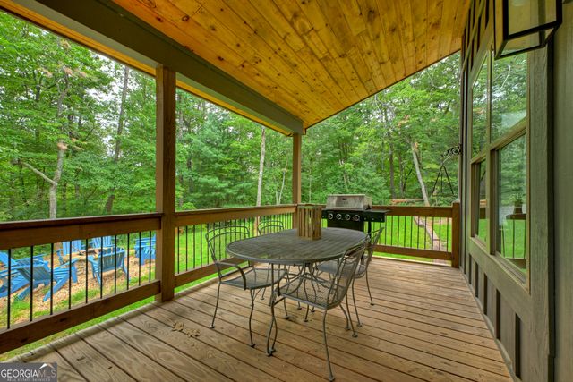 232 Ridge Oaks Way, Ellijay, GA 30540