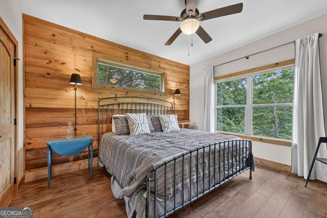 232 Ridge Oaks Way, Ellijay, GA 30540