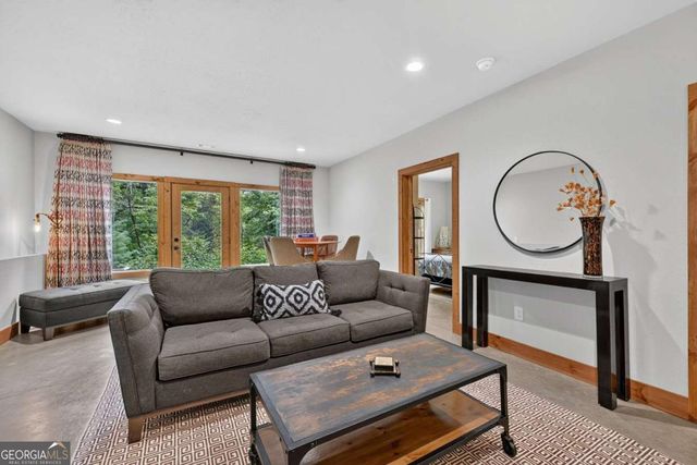 232 Ridge Oaks Way, Ellijay, GA 30540