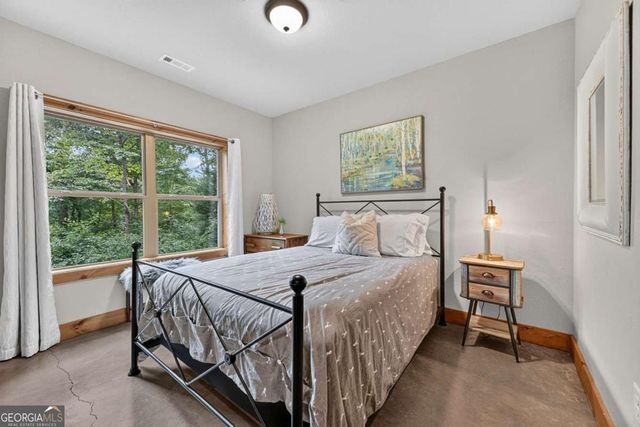 232 Ridge Oaks Way, Ellijay, GA 30540