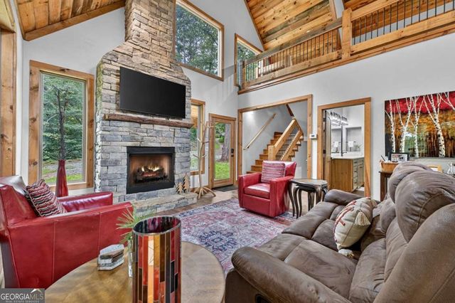 232 Ridge Oaks Way, Ellijay, GA 30540