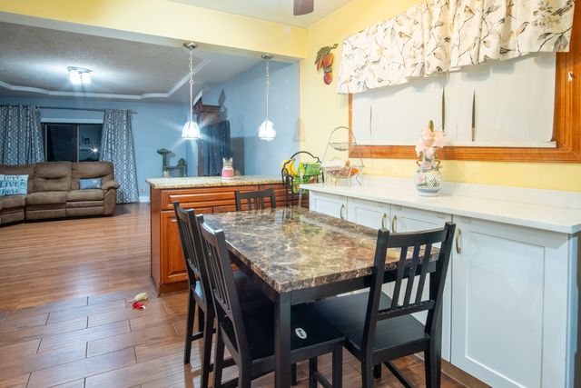 15222 Hamlin Avenue, Midlothian, IL 60445