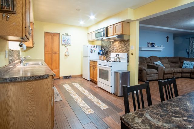 15222 Hamlin Avenue, Midlothian, IL 60445