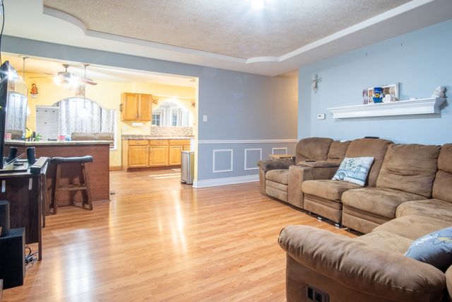 15222 Hamlin Avenue, Midlothian, IL 60445