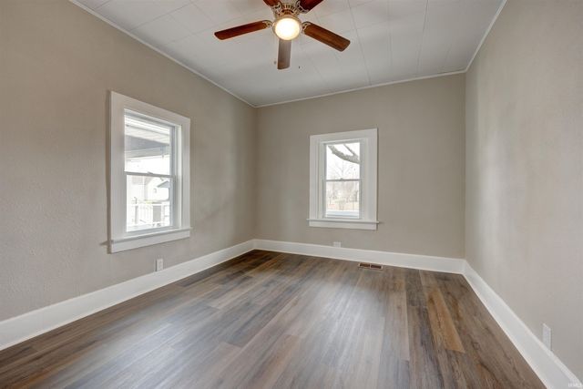 1225 S Bedford Avenue, Evansville, IN 47713