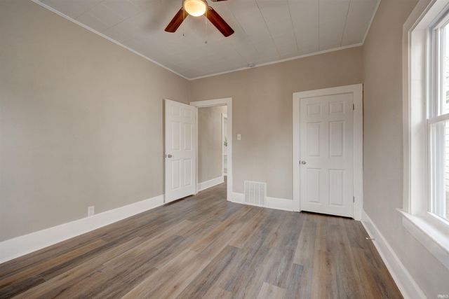 1225 S Bedford Avenue, Evansville, IN 47713