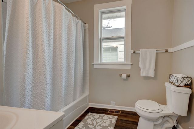 1225 S Bedford Avenue, Evansville, IN 47713