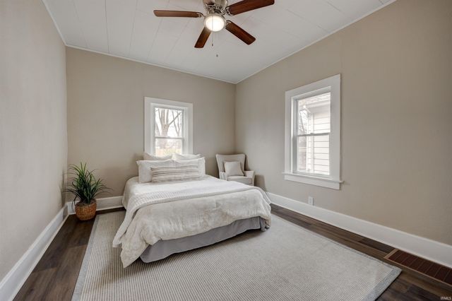 1225 S Bedford Avenue, Evansville, IN 47713