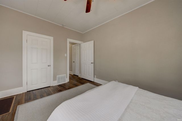 1225 S Bedford Avenue, Evansville, IN 47713