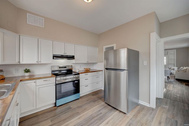 1225 S Bedford Avenue, Evansville, IN 47713