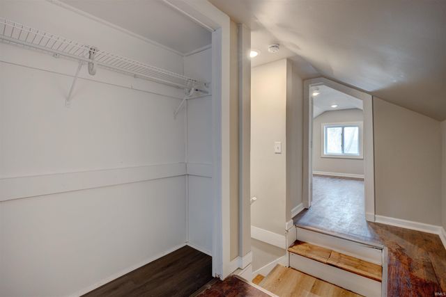 1225 S Bedford Avenue, Evansville, IN 47713