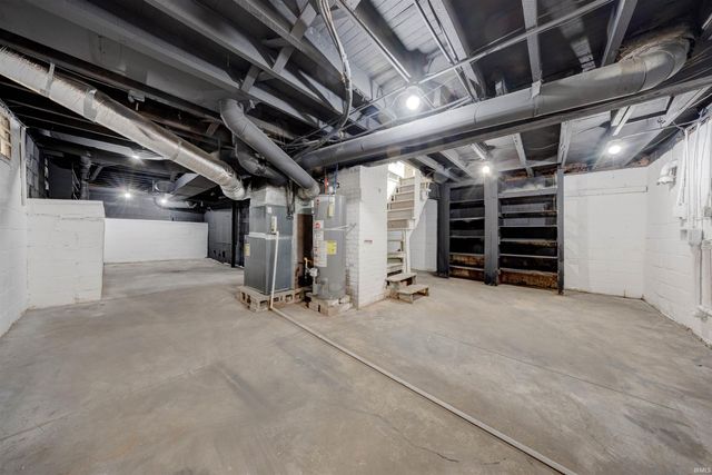 1225 S Bedford Avenue, Evansville, IN 47713