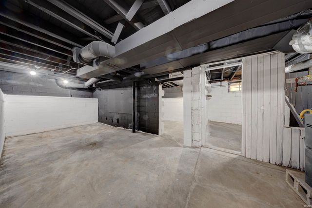 1225 S Bedford Avenue, Evansville, IN 47713