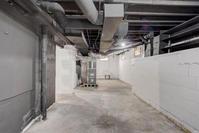 1225 S Bedford Avenue, Evansville, IN 47713