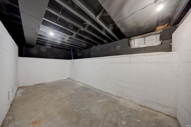 1225 S Bedford Avenue, Evansville, IN 47713