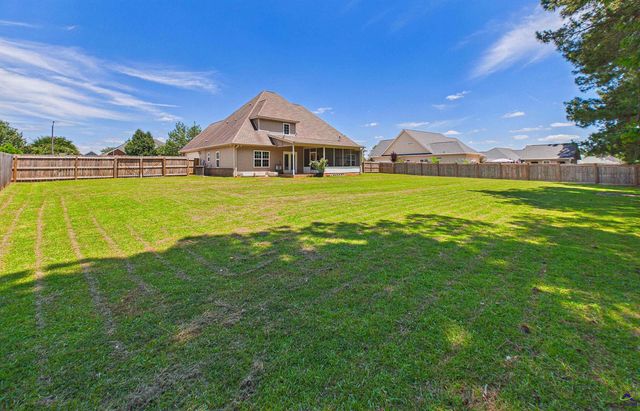 221 Hathersage Drive, Kathleen, GA 31047