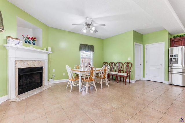 221 Hathersage Drive, Kathleen, GA 31047