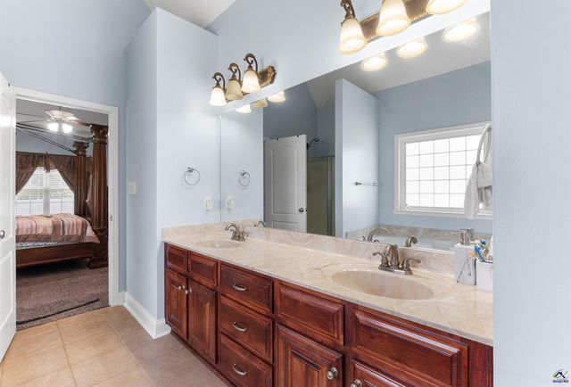 221 Hathersage Drive, Kathleen, GA 31047